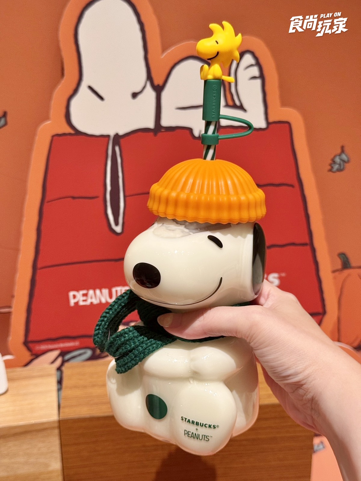 「星巴克x史努比」台灣等到了!Snoopy南瓜帽玻璃杯、綠圍裙玩偶9大品項、價格 「星巴克x史努比」台灣等到了!Snoopy南瓜帽玻璃杯、綠圍裙玩偶9大品項、價格