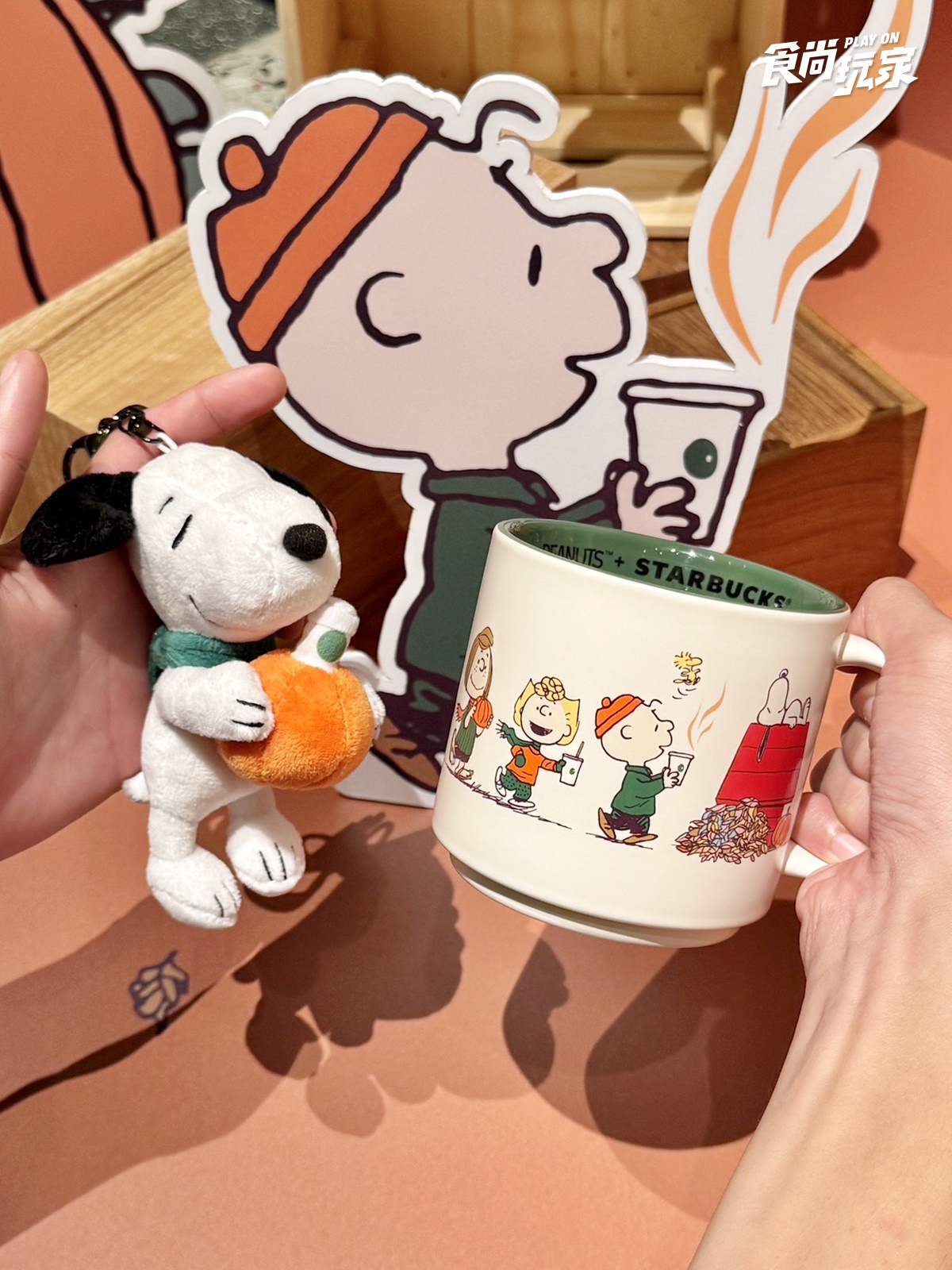 「星巴克x史努比」台灣等到了!Snoopy南瓜帽玻璃杯、綠圍裙玩偶9大品項、價格 「星巴克x史努比」台灣等到了!Snoopy南瓜帽玻璃杯、綠圍裙玩偶9大品項、價格