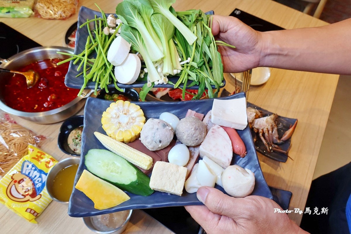 250元吃到飽！高CP值「紅磚老屋火鍋」30款蔬食自助吧、甜點飲品無限吃