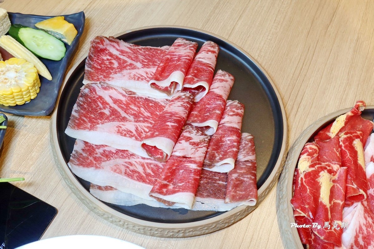 250元吃到飽！高CP值「紅磚老屋火鍋」30款蔬食自助吧、甜點飲品無限吃
