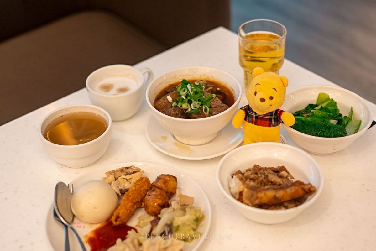 牛肉麵、鹹酥雞吃到飽！桃園機場「臺灣夜市祭」開跑，疊印明信片免費帶回家