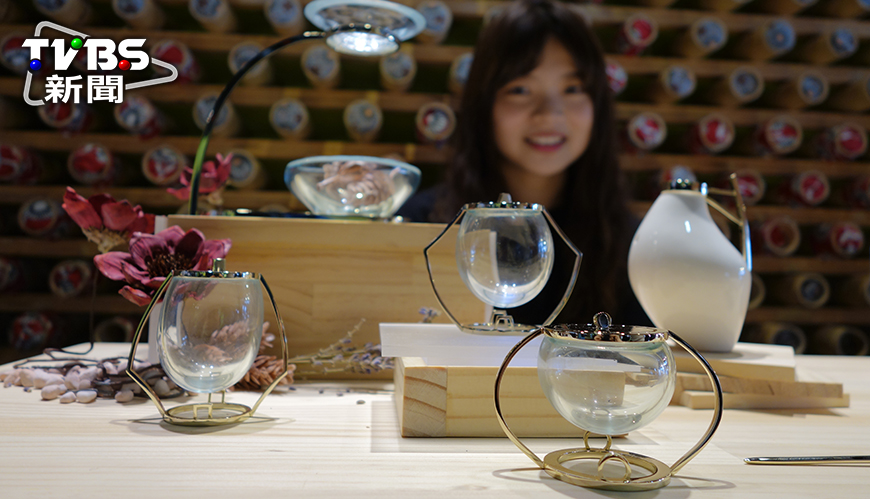▲圖／TVBS／年輕設計師打造東方美人茶專屬茶具，讓品茶簡單又時尚。