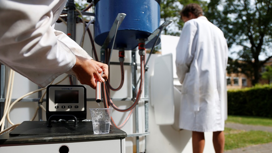 比利時科學家發明的機器，可將尿液轉成純淨飲用水。圖／達志影像路透社
