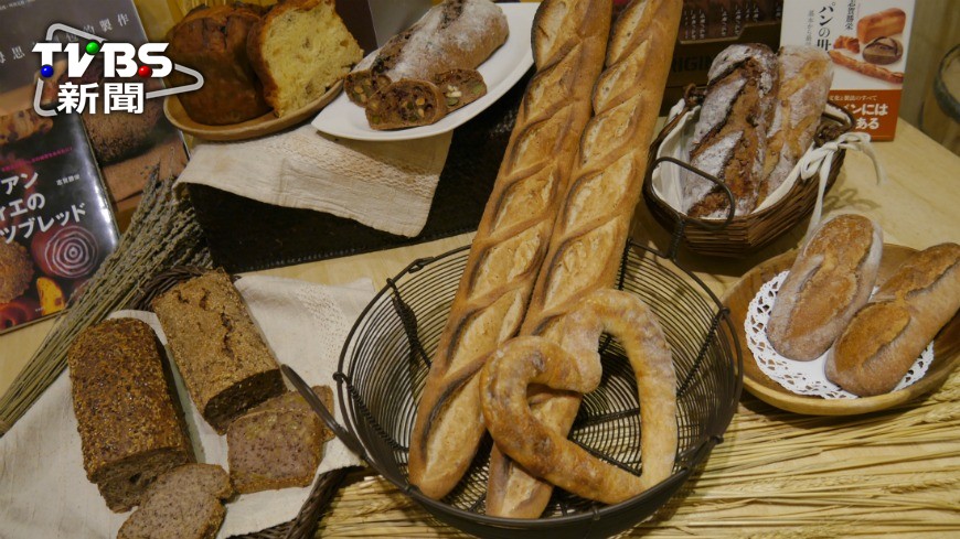在日本擁有「世界上不存在的麵包」美譽的麵包，現在進駐信義區百貨商圈，要讓民眾嚐嚐不一樣的歐式麵包。