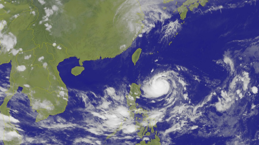 中颱莫蘭蒂才剛剛遠離台灣，不到24小時的時間，中颱馬勒卡也增強，緊接著將影響台灣，中央氣象局已在深夜11點半發布海上颱風警報。