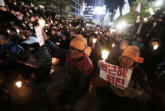韓國民眾要求大統領朴槿惠下台遊行持續中。圖／達志影像／美聯社