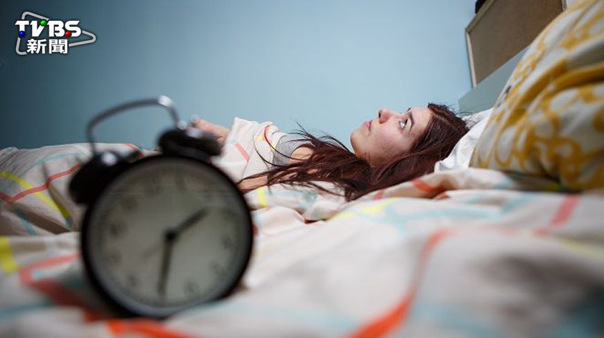 睡眠不足引起的問題可不是只有疲勞而已，現在有更多研究證實，睡眠不足還會讓血糖失控、身體慢性發炎，影響層面廣。