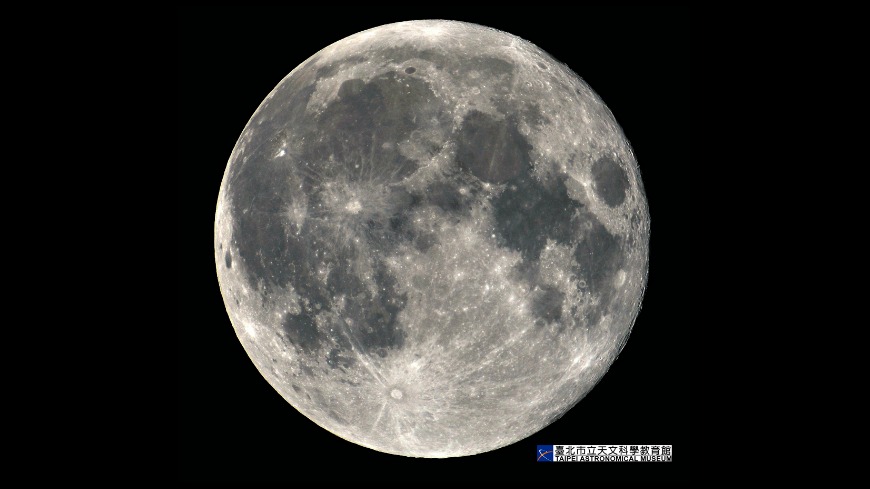 11月14日晚上的滿月，將會是1948年到2034年間，最大的一次「超級滿月」。圖／臺北市立天文科學教育館