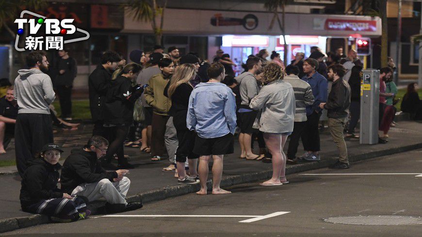 紐西蘭大地震，許多民眾跑到大街上避難。圖／達志影像美聯社