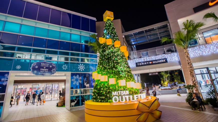 下個月即將迎來一年一度的聖誕節，不少購物商圈、飯店都立起應景的聖誕樹，要讓民眾感受滿滿聖誕氣氛。