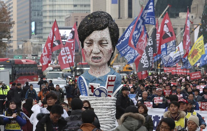 韓國「倒朴」民眾聚集首爾光化門。圖／達志影像／美聯社