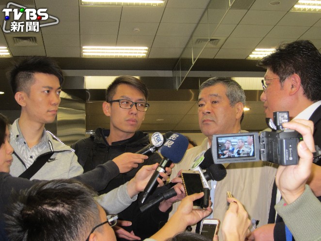 讀賣巨人社長久保博（右2）訪問台灣。圖／記者蕭保祥攝