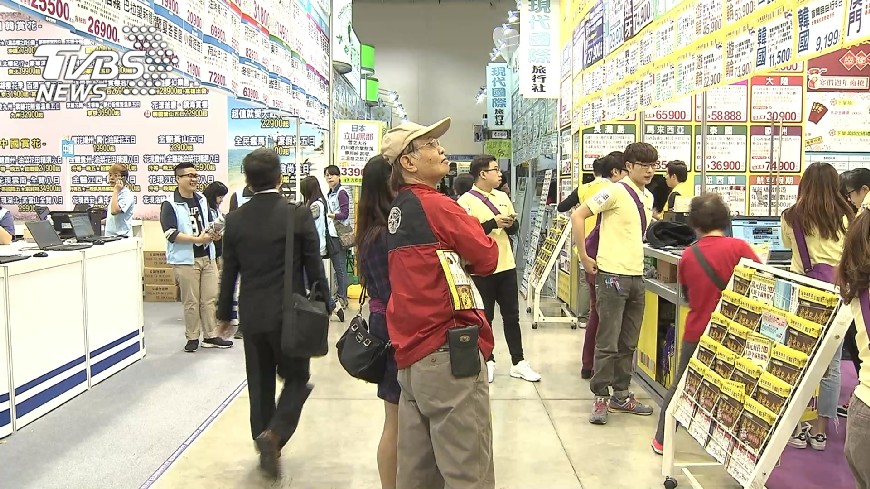 台北國際旅展湧人潮 全天估10萬人次