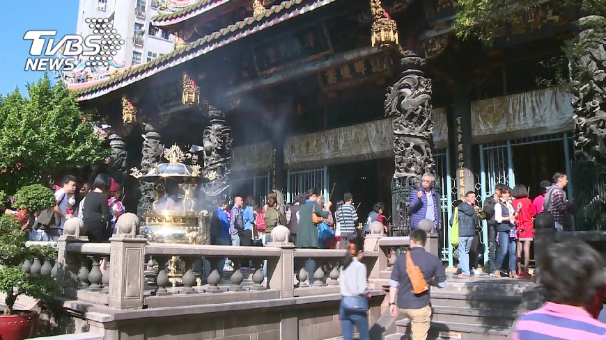 總統府:滅香是謠傳 總統鼓勵減燒