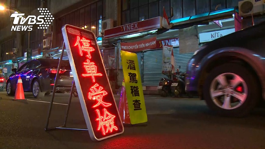 臨檢手機可出示強制車險證 最快4月上路