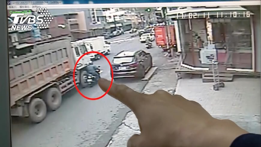閃「違停車」遭輾爆內臟…1杯飲料讓她沒了阿嬤