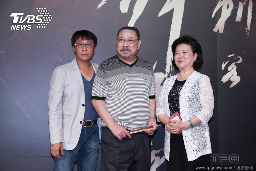 陳松勇(中)2015年曾出席侯孝賢執導《刺客聶隱娘》首映會。圖/達志影像TPG
