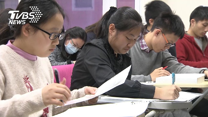學生35.5%擬打工兼家教　月均收估逾12K