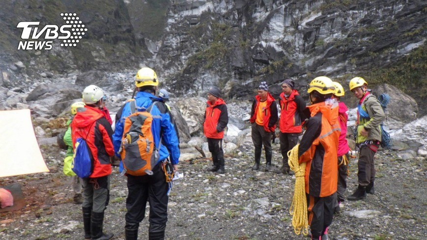 快訊/警消花蓮登山罹難 陡峭山壁尋獲遺骨