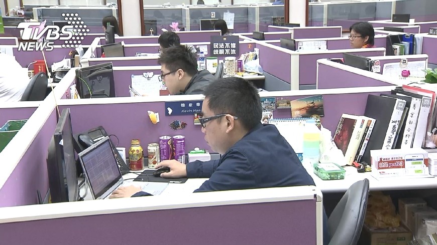 南部薪水比慘?他意外瞄見主管薪資…轉身考公職