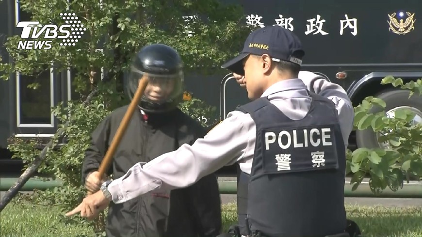 要我當便衣?菜鳥警到任竟只配發2臂章 要制服還得自費