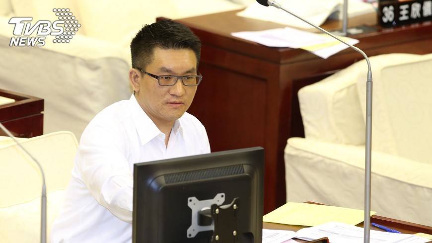 涉詐領助理費遭訴 童仲彥律師不認同