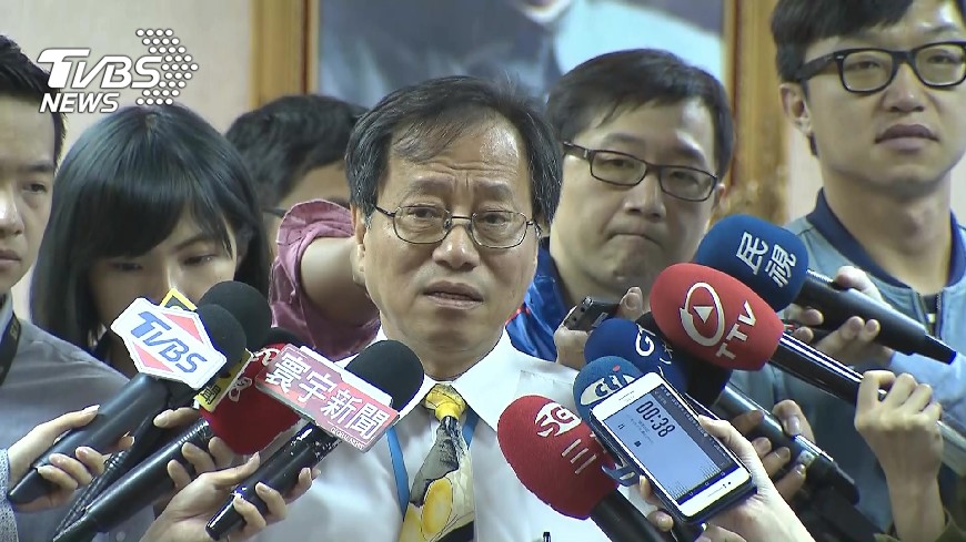 李來希「考試很重要嗎」 網友怒:你公務員不用考?