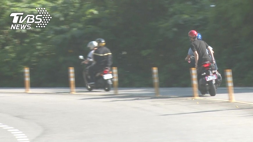 翻車害死2友還跑走 駕駛獲緩刑5年