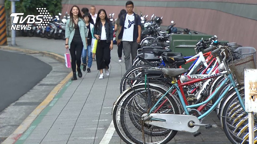 推共享車位 柯文哲批學校規定多