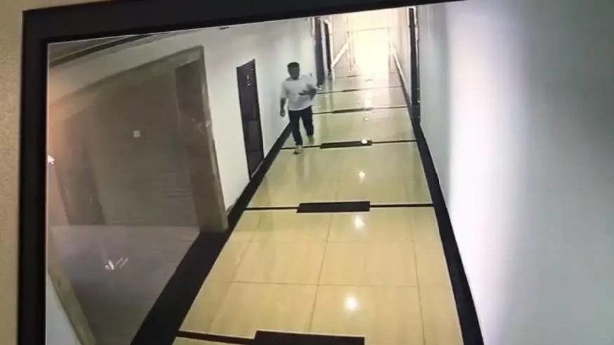 中國安徽一名網紅因跑到女廁偷窺遭到逮捕。翻攝自《微眾圈》網站