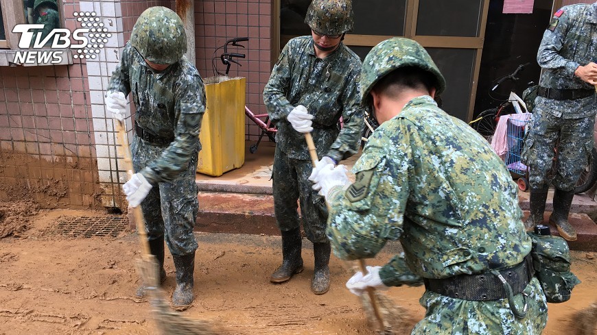 總統:軍公教加薪 帶動經濟更繁榮