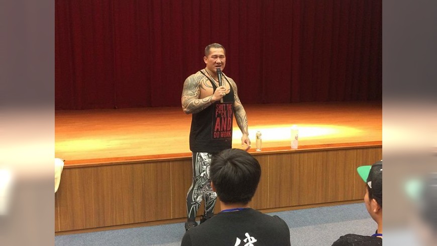 館長時常會到大專院校演講,分享健身經驗和觀念。圖/飆捍臉書