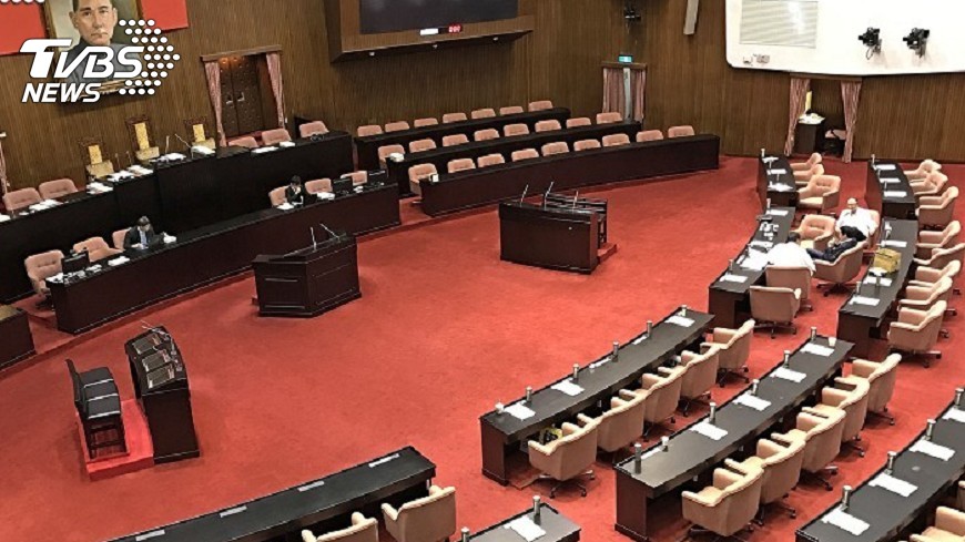 立院開議 立委版一例一休修法付委