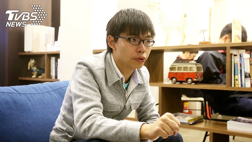 彭定康:希望黃之鋒等人堅守信念
