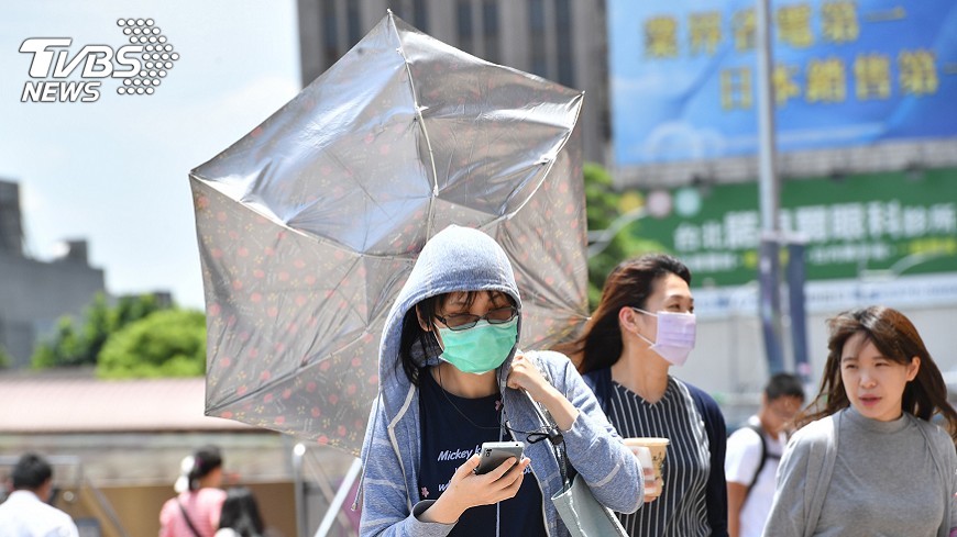 吳德榮:晴朗炎熱 午後局部雷陣雨