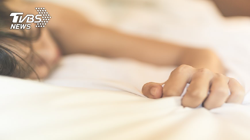 19歲逆子伸狼爪性侵美魔女媽 辯:是她引誘我