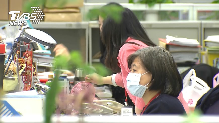 公務員不調薪 李來希:民間都在調