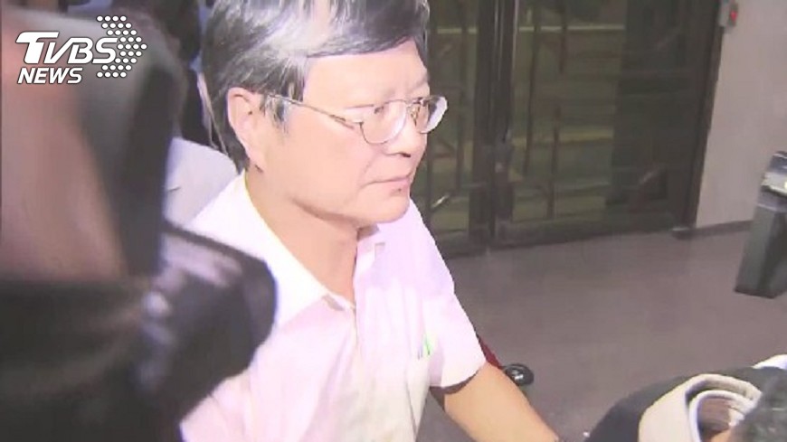 貪污案二審辯結 許志堅三代五口同庭
