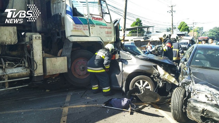 立委質疑水泥車7成是黑車 交長將瞭解