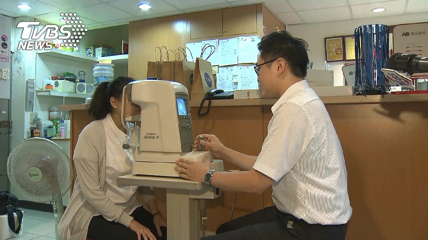 成大醫師：台灣都市近9成小朋友近視
