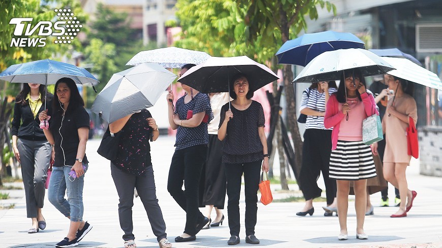 颱風諾盧接上水氣帶 鄭明典:恐再增強