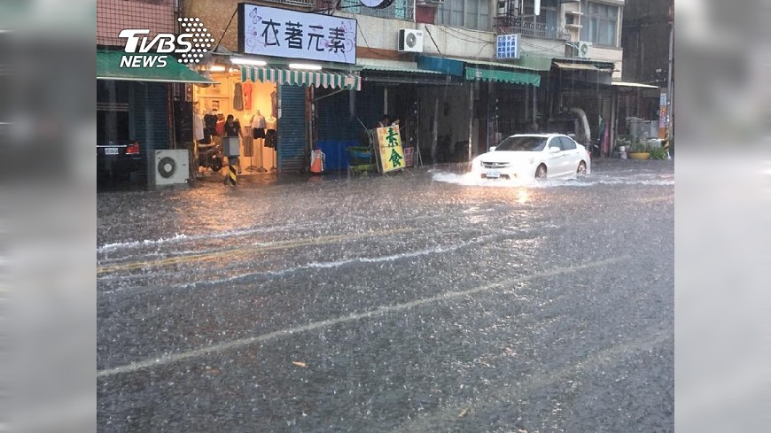 快訊/林邊佳冬淹水! 開放國道3號高架停車
