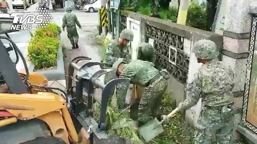 政院擬擴大勳賞 救災有功平民可獲頒勳章