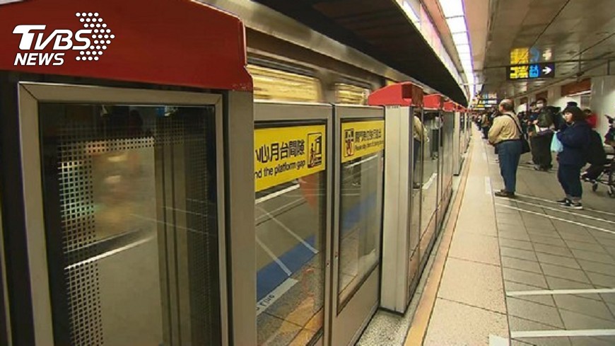 快訊/又被塗鴉! 北捷北投機廠列車遭人闖入塗鴉