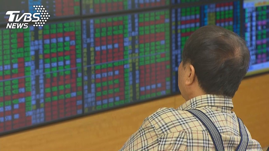 三大法人賣超台股48.64億元