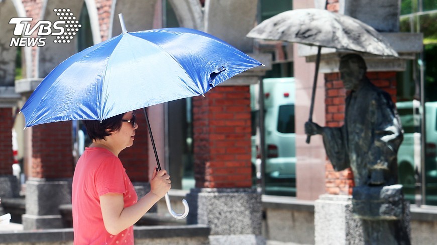 外圍環流　易有局部大雨豪雨發生機率