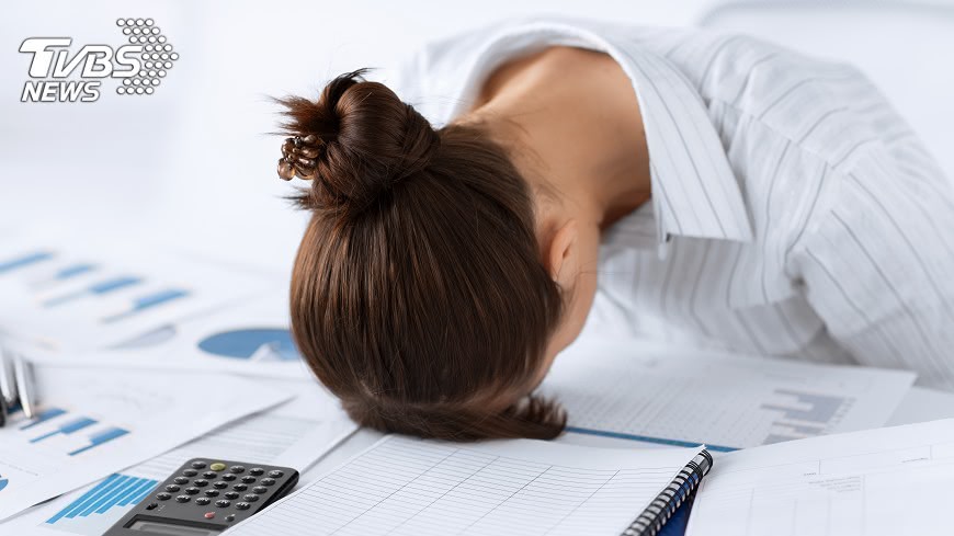 各位朋友們是否也會有不想上班的疲倦感呢？(示意圖／TVBS)