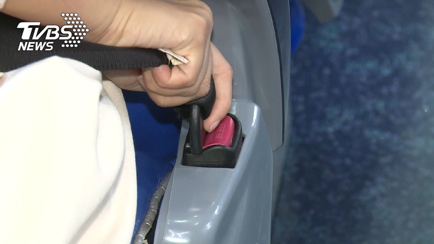 11月起 4歲以上搭遊覽車繫安全帶