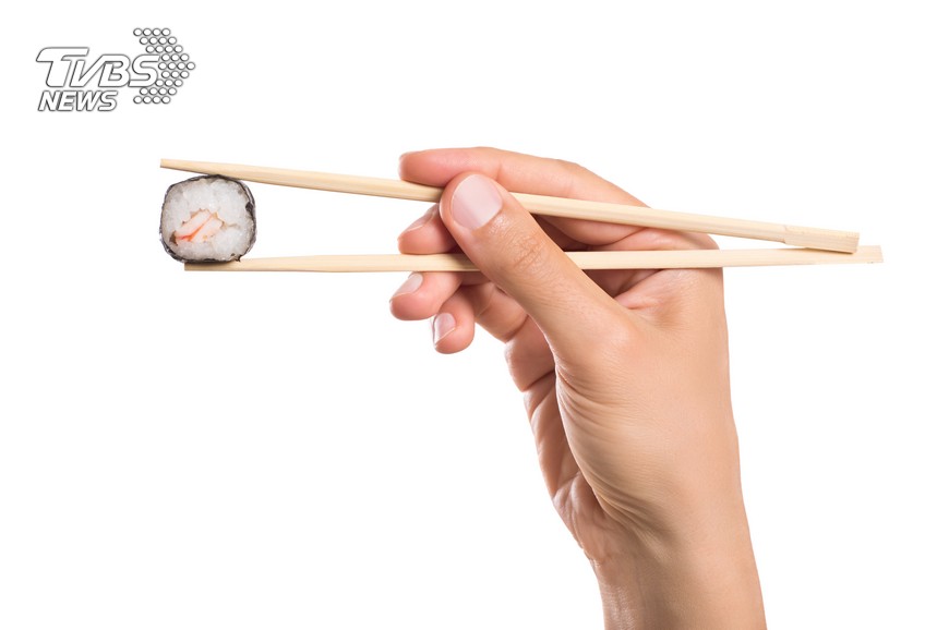 示意圖／shutterstock 快放下湯匙　用筷子吃飯的人比較瘦！？