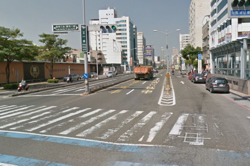 高雄市中正一路1日中午發生死亡車禍。圖／翻攝自Google Map